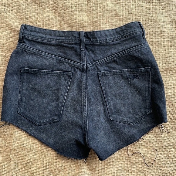 H&M Black Denim High Waisted Shorts Size 6 Distressed - Picture 7 of 7